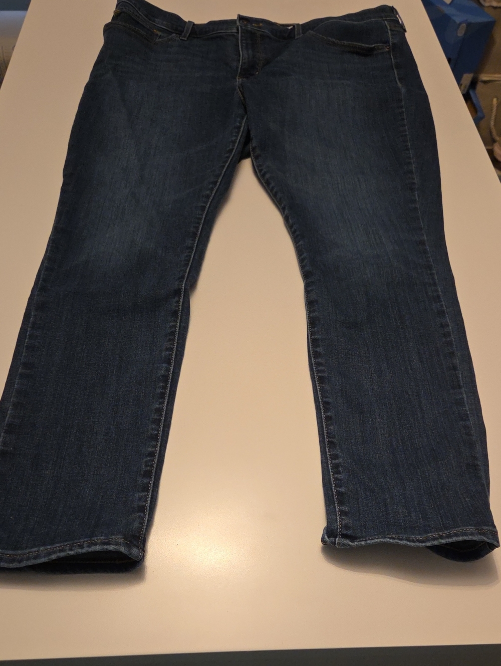 Women's Straight Jeans in Deep Indigo Levi